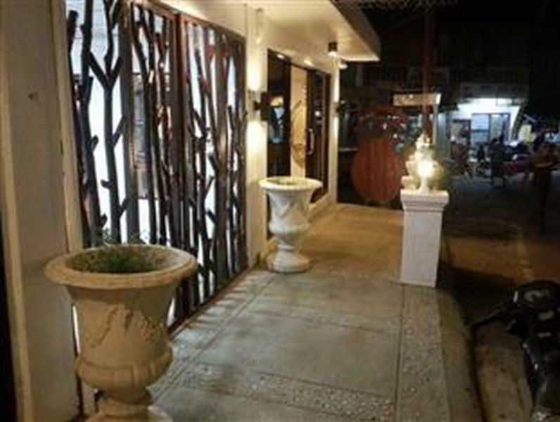 Gmg Hotel Coron Exterior photo